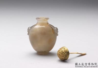 图片[2]-Chalcedony snuff bottle with beast-head shoulder-ring design, Qing dynasty, 18th century-China Archive